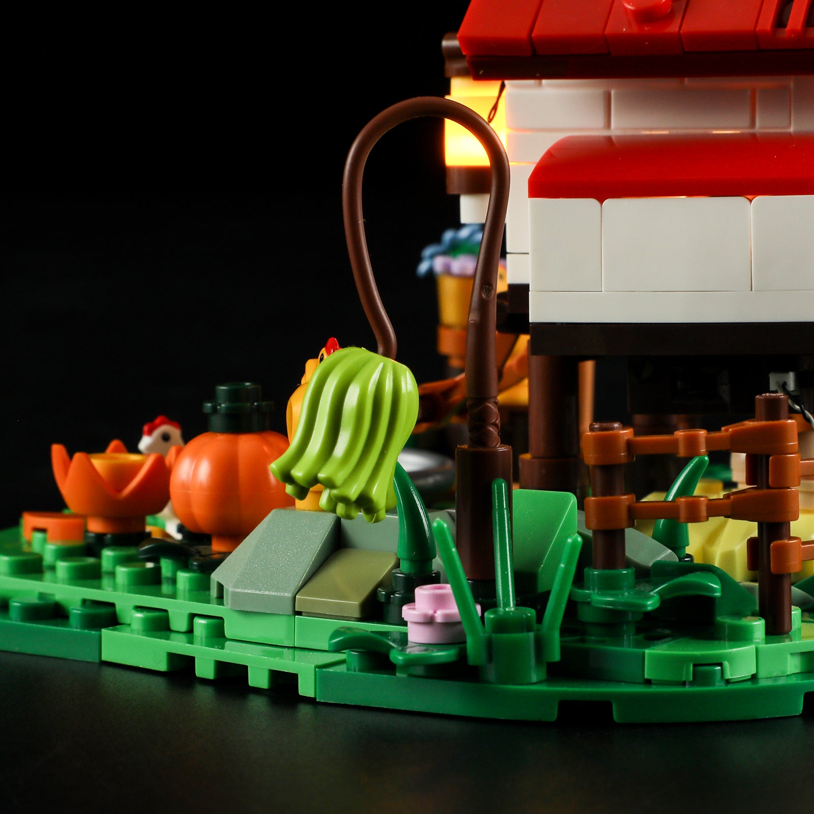 The Hen House 323PCS - Happy Brick Land 