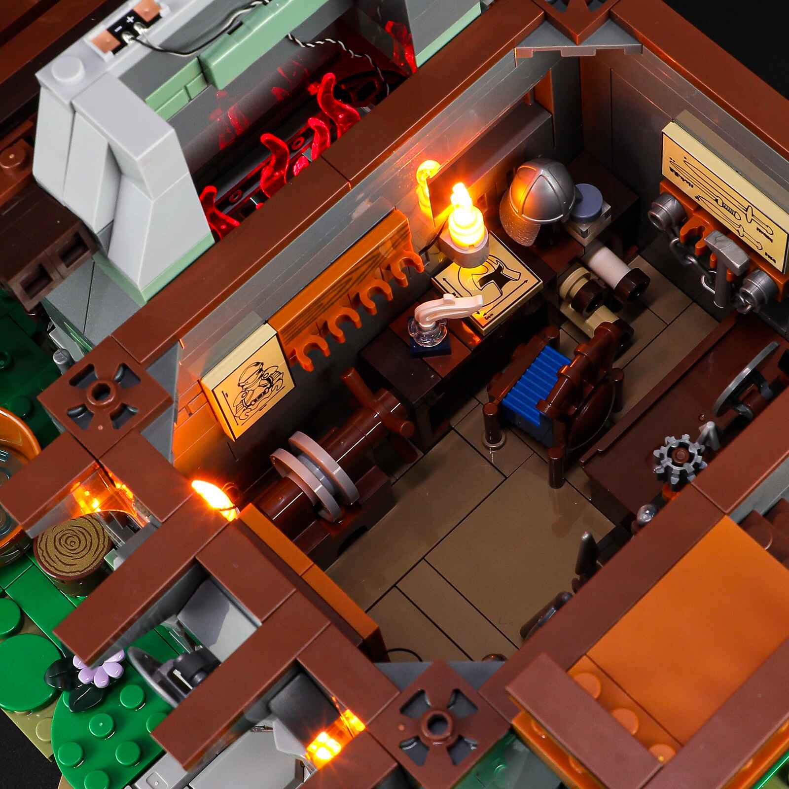 Forge House 1595PCS - Happy Brick Land