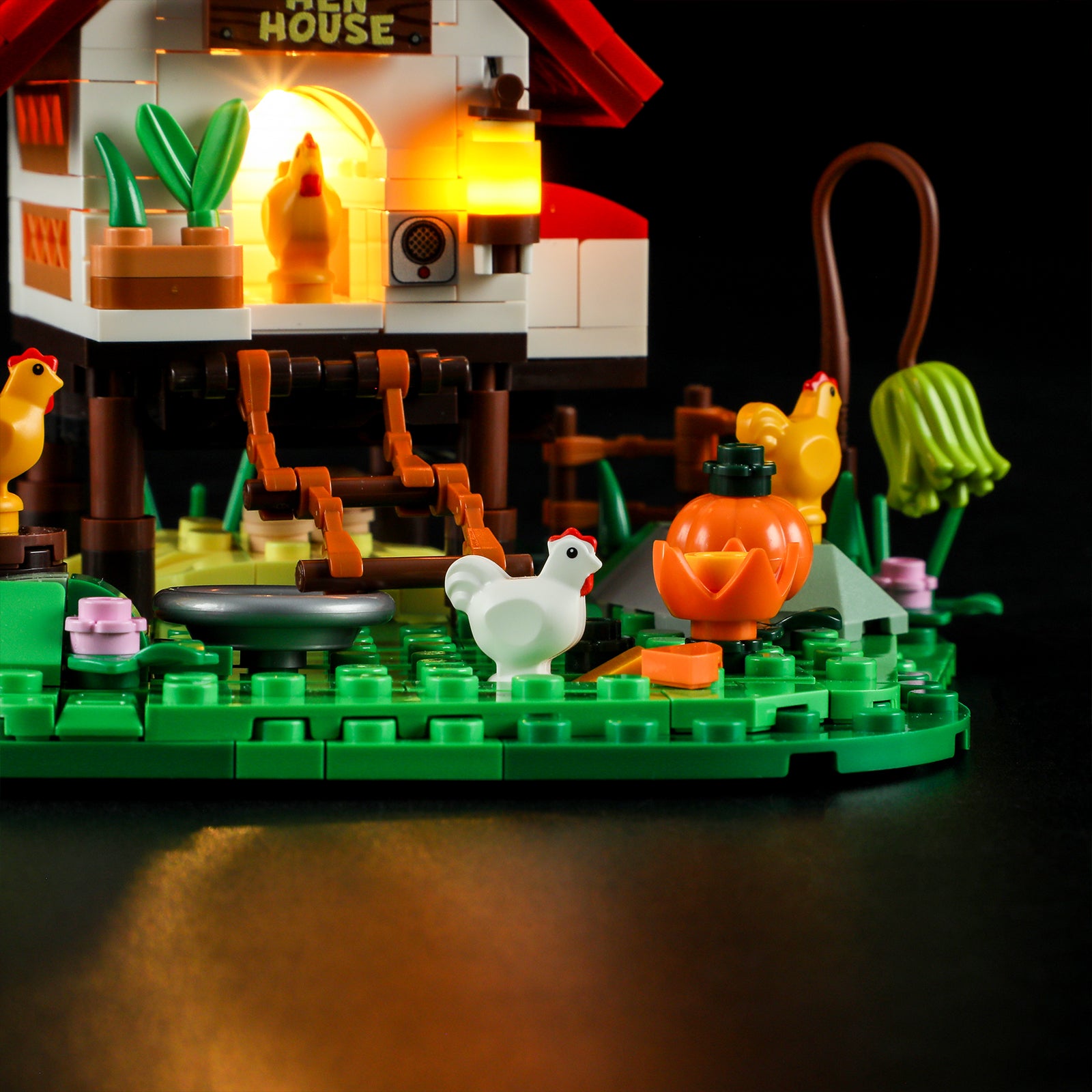 The Hen House 323PCS - Happy Brick Land 