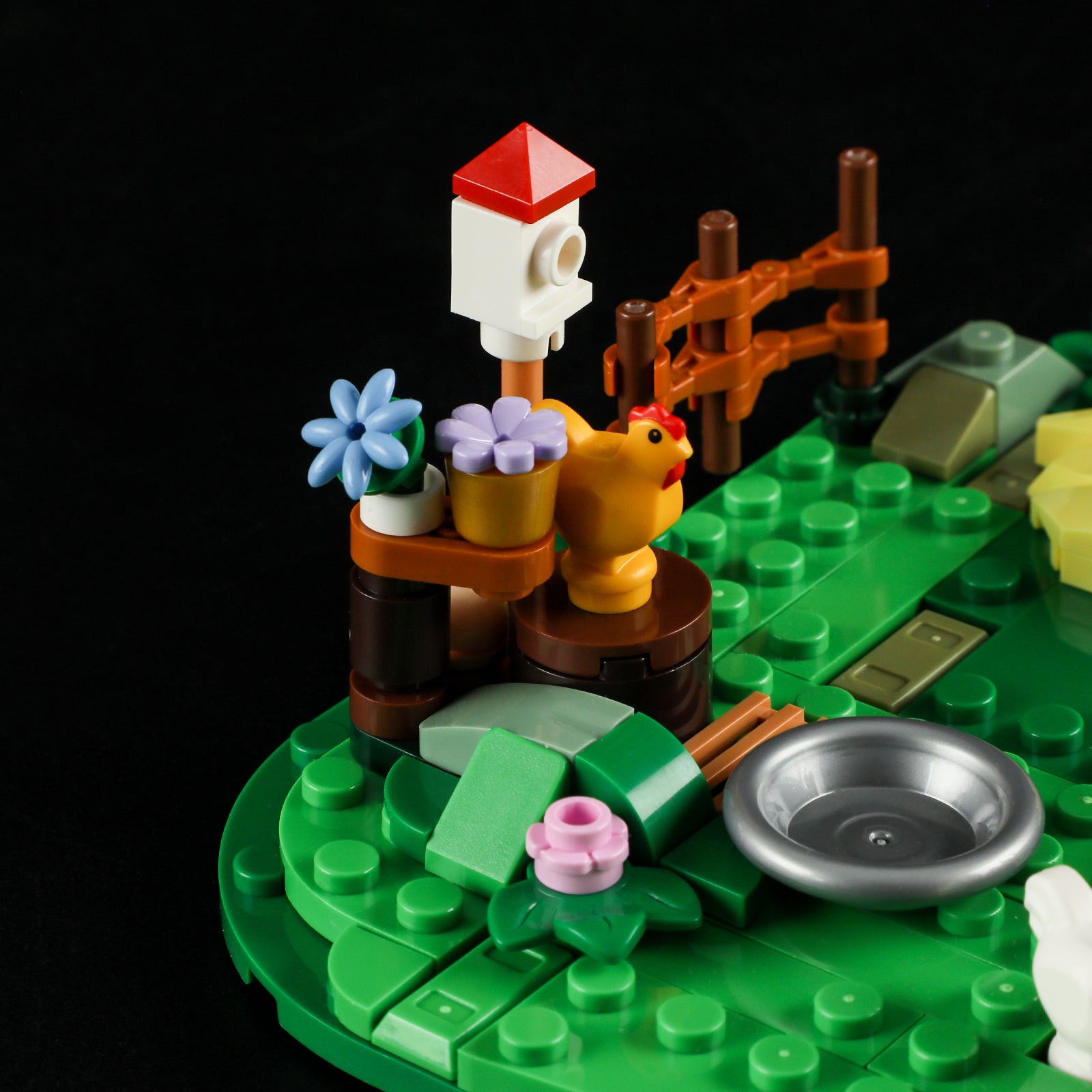 The Hen House 323PCS - Happy Brick Land 