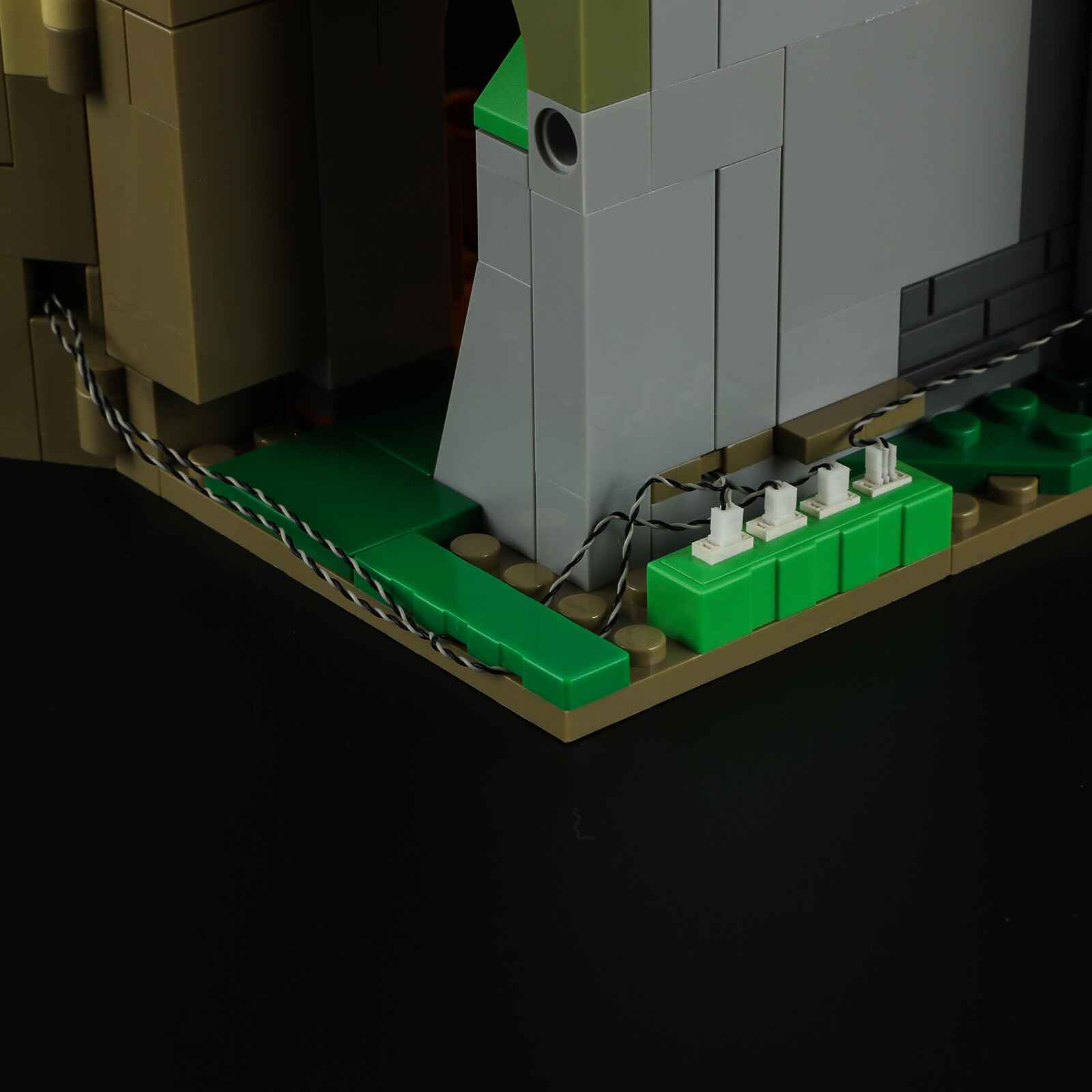 Medieval Watchtower 1625PCS - Happy Brick Land 