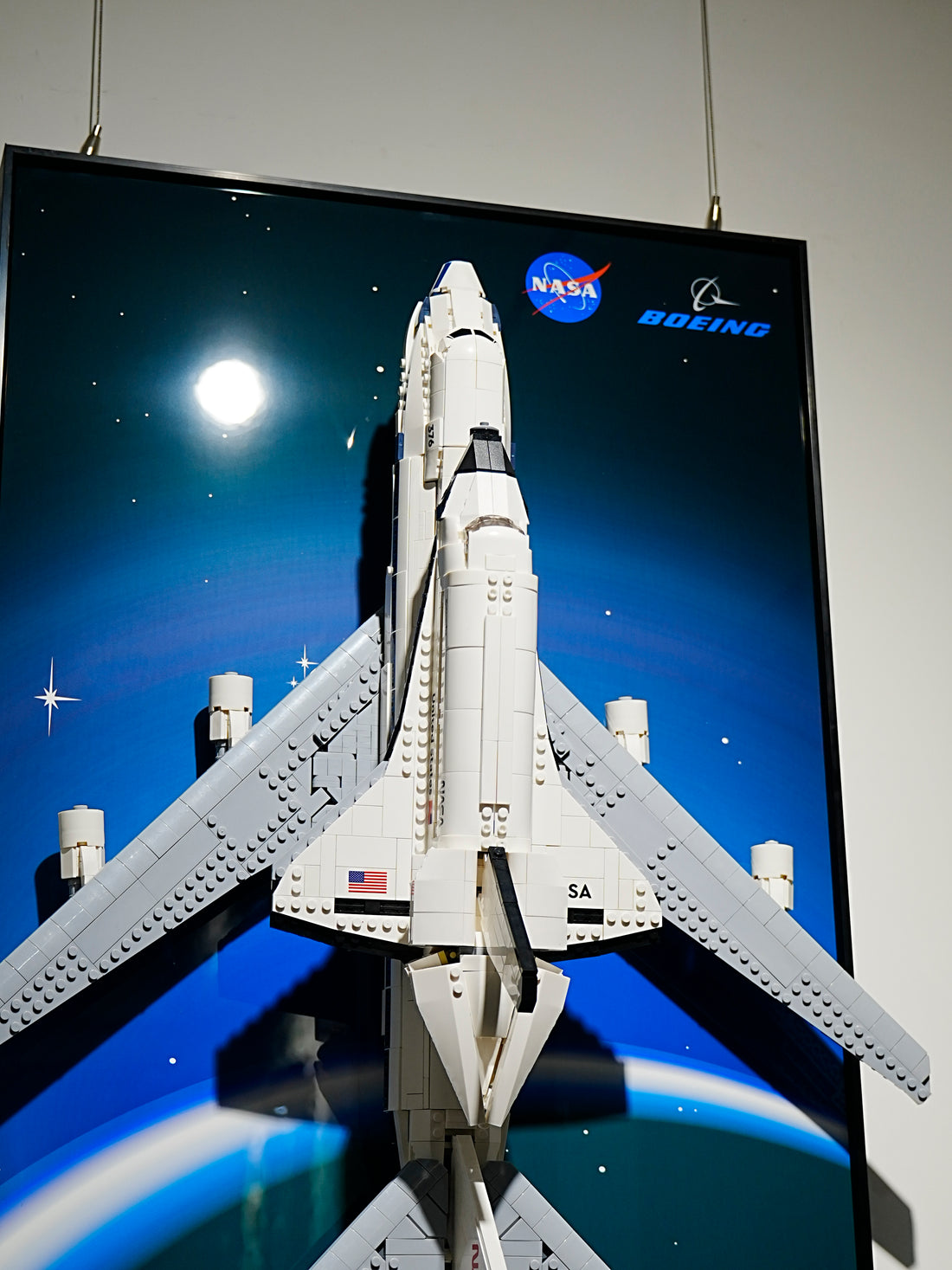 Wall Mount Display Frame for Icon Shuttle Carrier Aircraft 10360