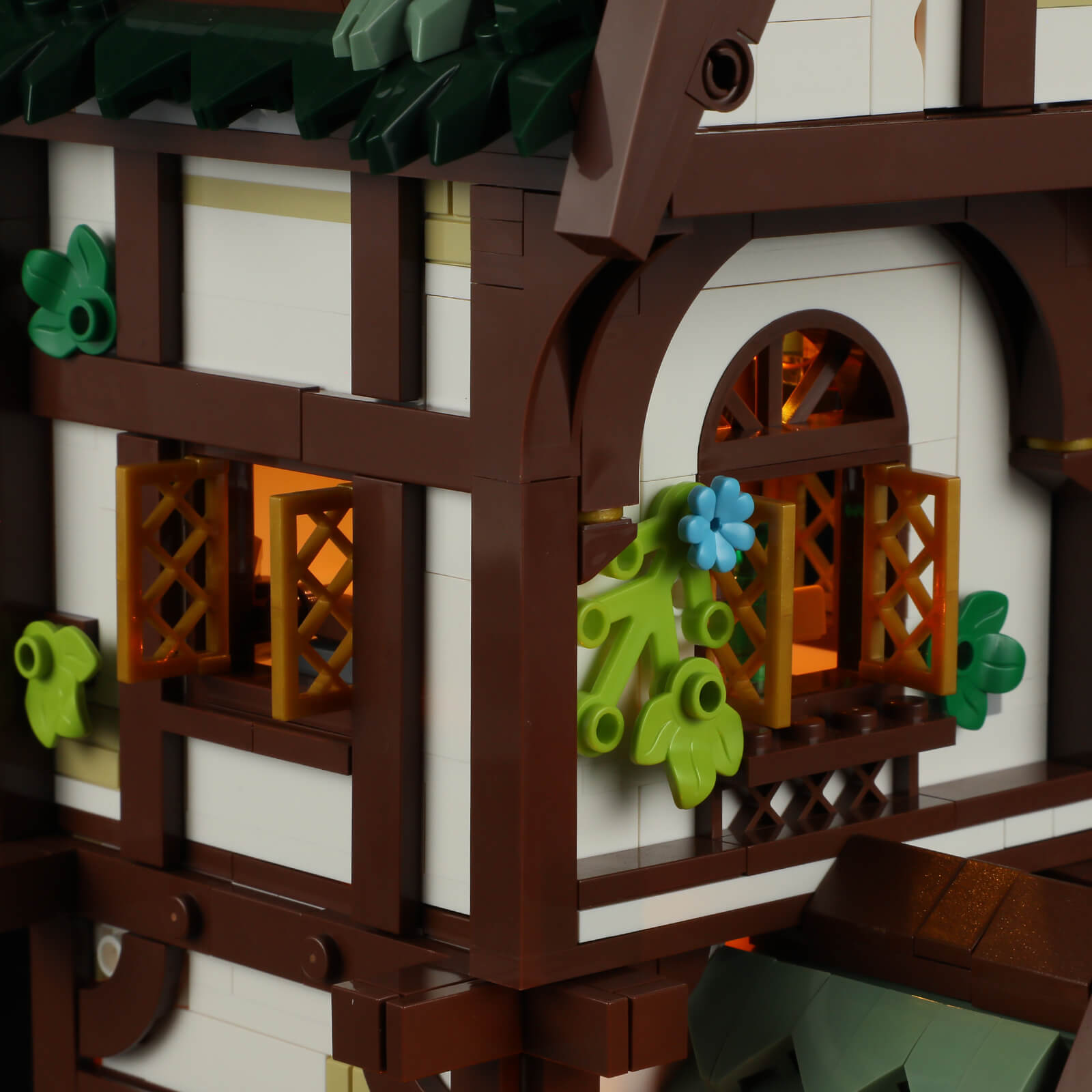 Medieval Apothecary Shop 1470pcs - Happy Brick Land