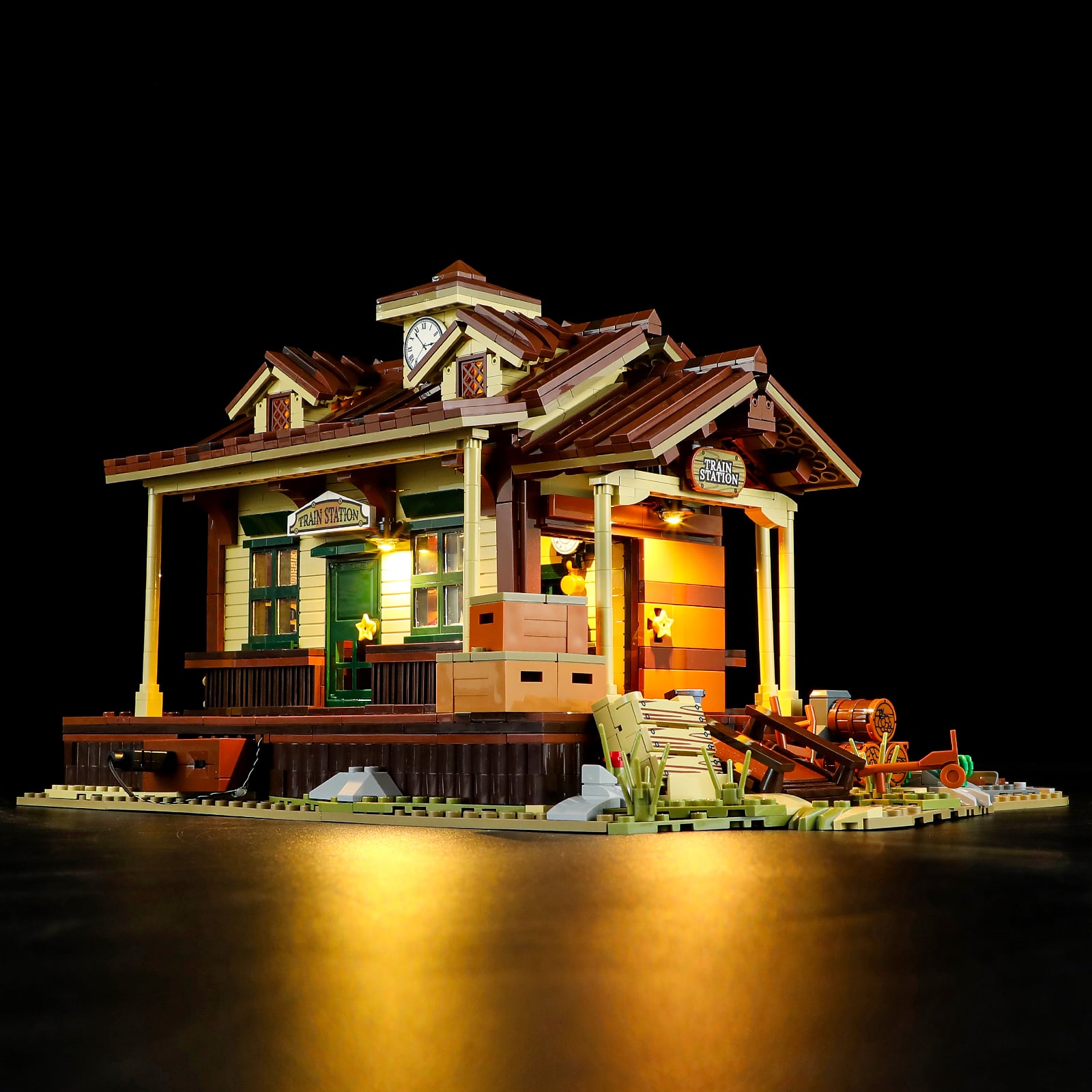 West Train Station 1974PCS - Happy Brick Land