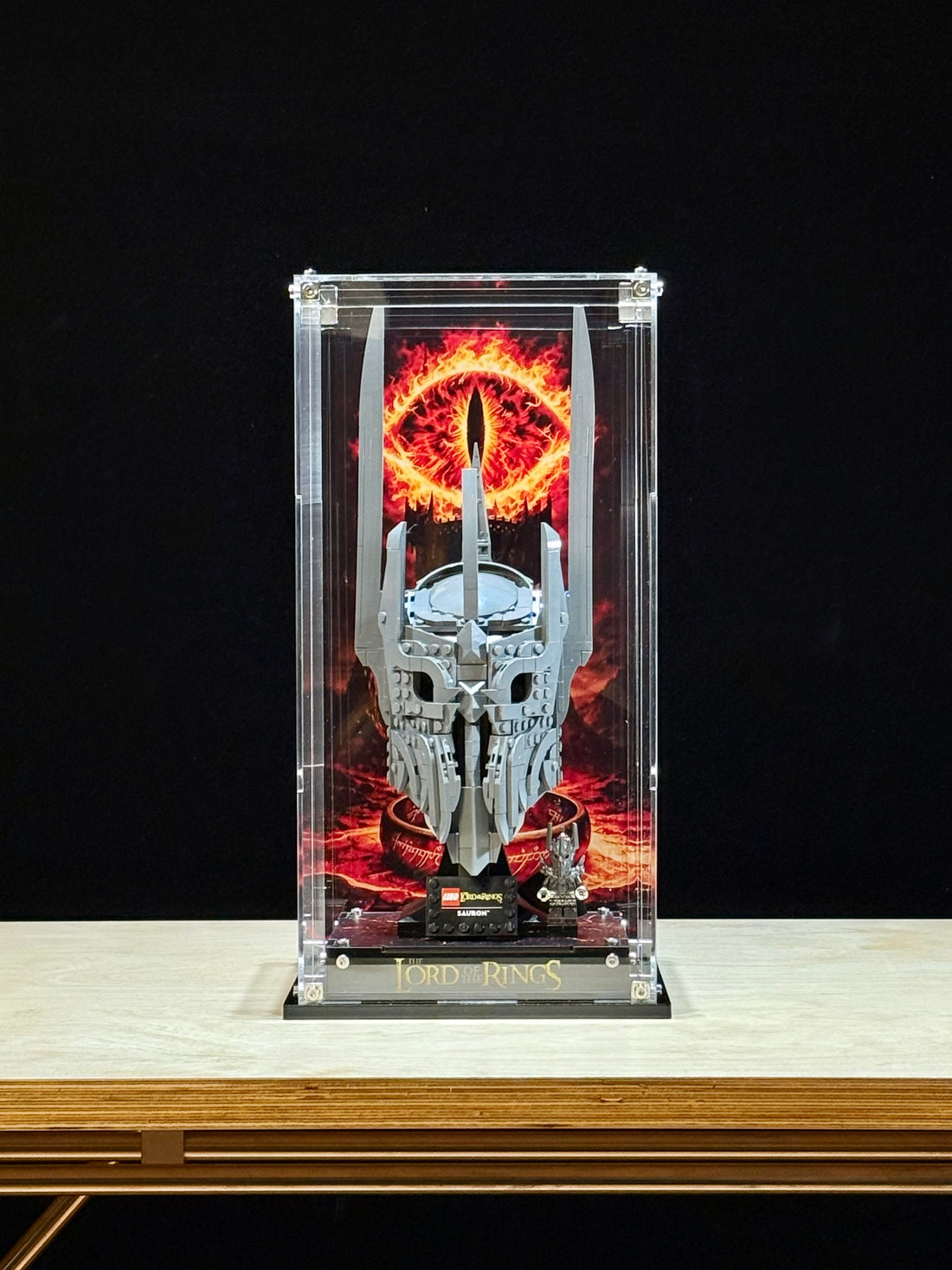 Acrylic Display Case for The Lord of the Rings: Sauron's Helmet 11373