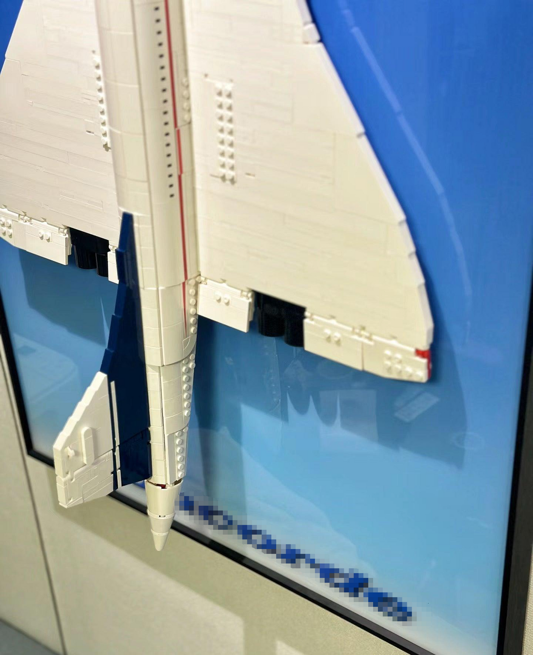 Wall mount display for iconic space and aviation model builds